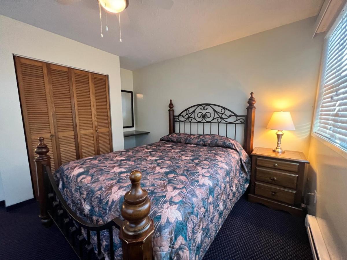 Redford Motel Port Alberni Bagian luar foto