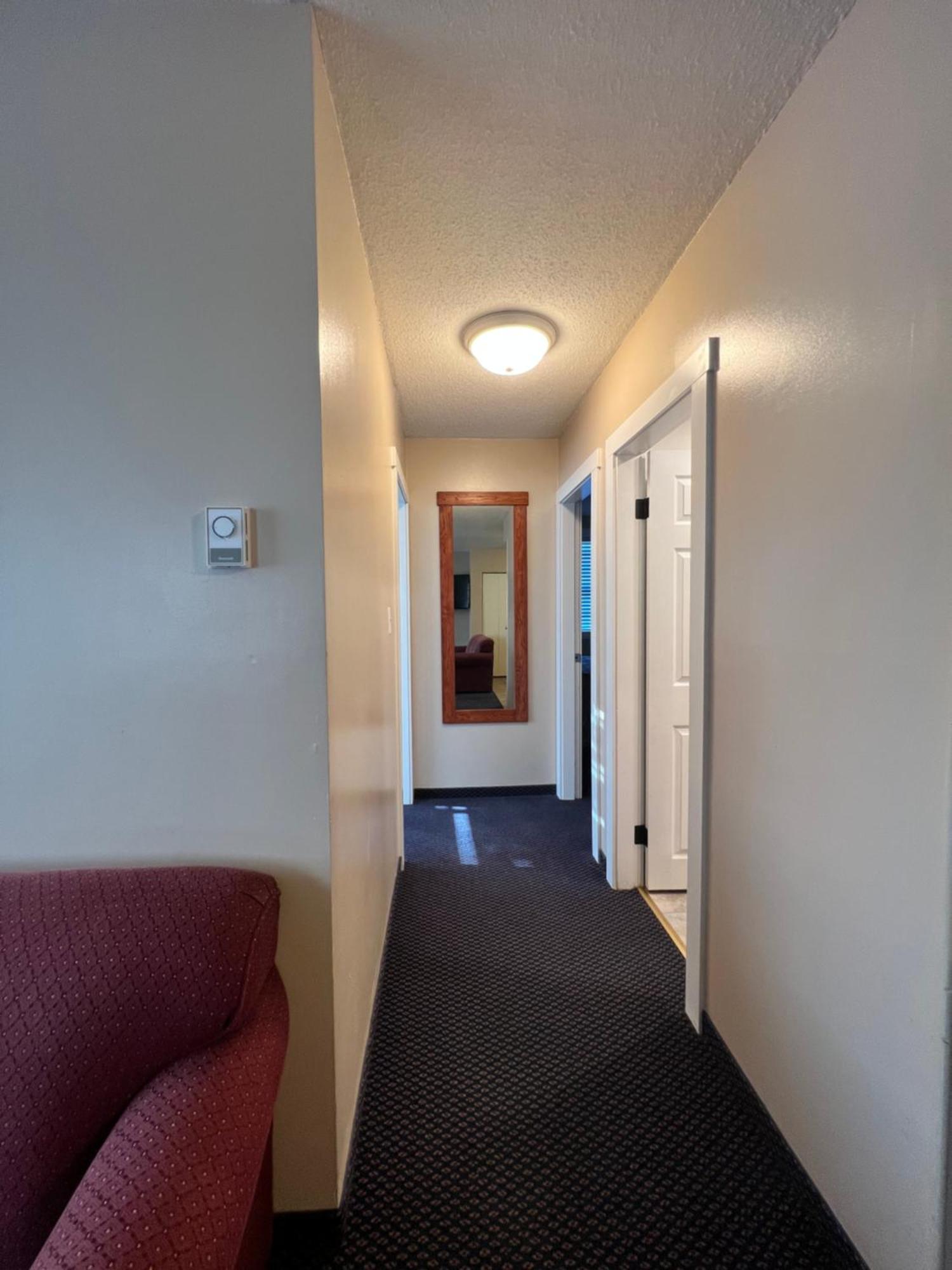 Redford Motel Port Alberni Bagian luar foto