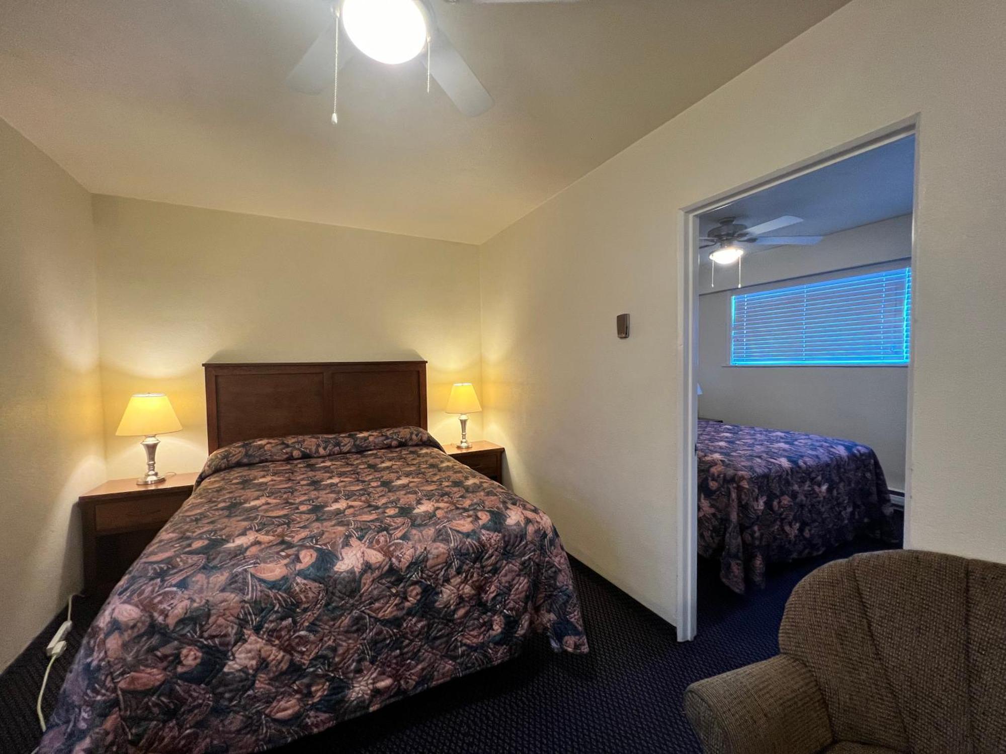 Redford Motel Port Alberni Bagian luar foto